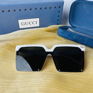 🌺NWTGG Women's Fashion Sunglass Black/White🌺Lcb1